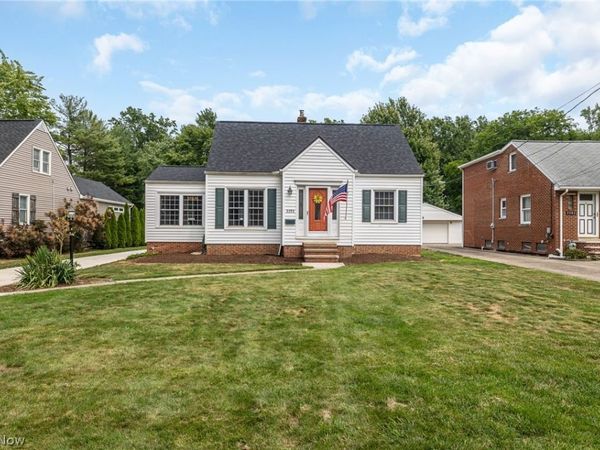 2253 Canterbury Road, Westlake, OH 44145