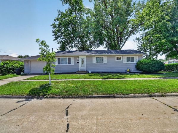 179 Alma Drive NW, Cedar Rapids, IA 52405