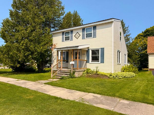 299 McCann ST, St. Ignace, MI 49781