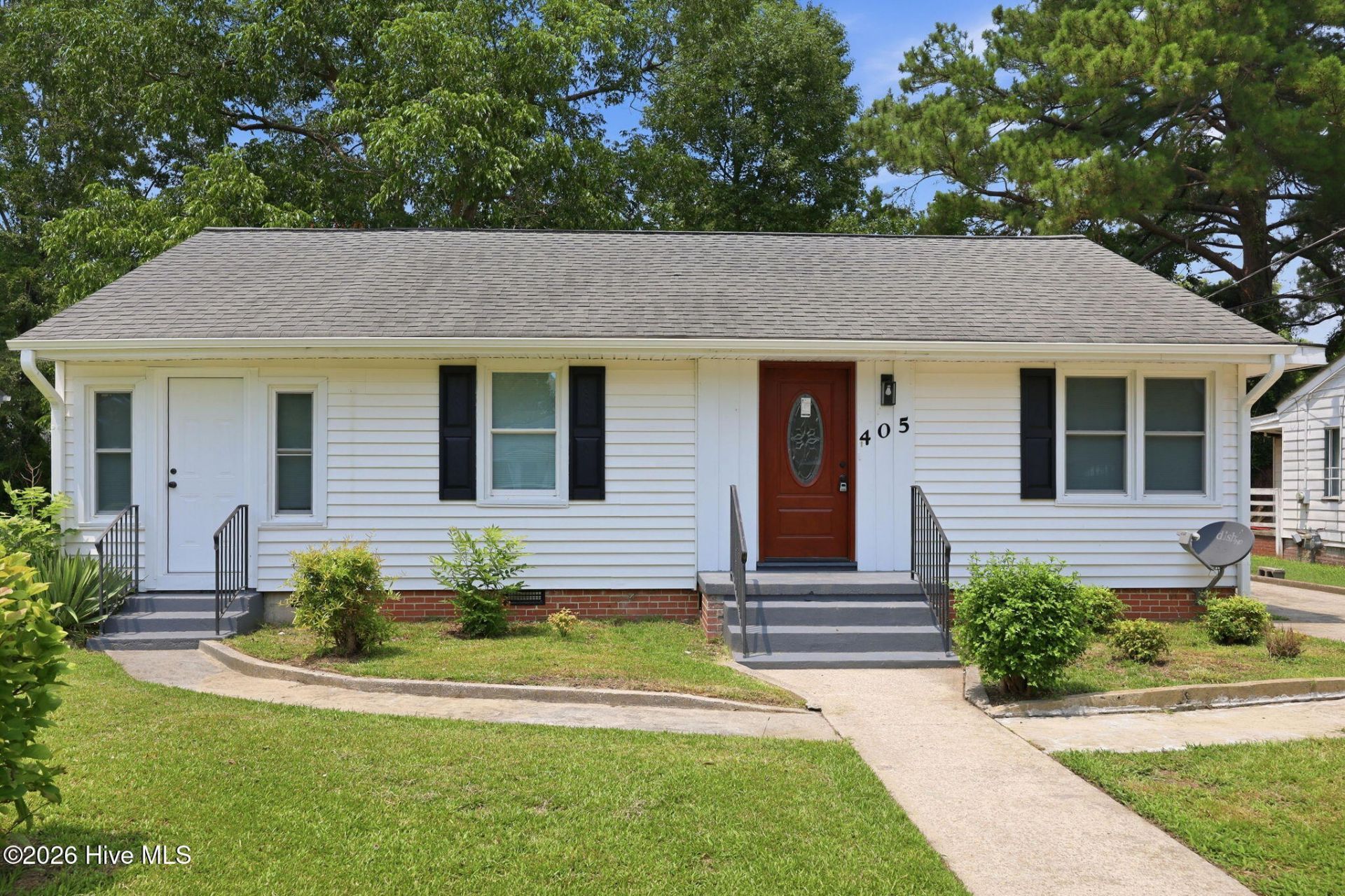 405 Greenview Drive N, Greenville, NC 27834 Main Photo