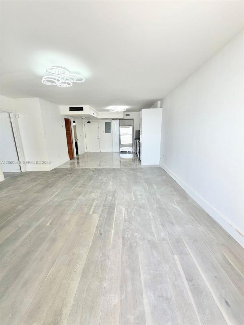 9273 Collins Ave , Unit 811, Surfside, FL 33154 Photo