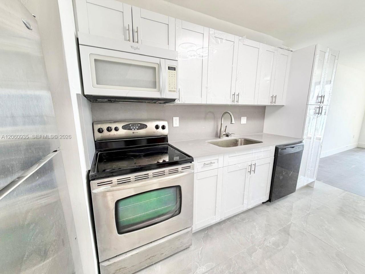 9273 Collins Ave , Unit 811, Surfside, FL 33154 Photo