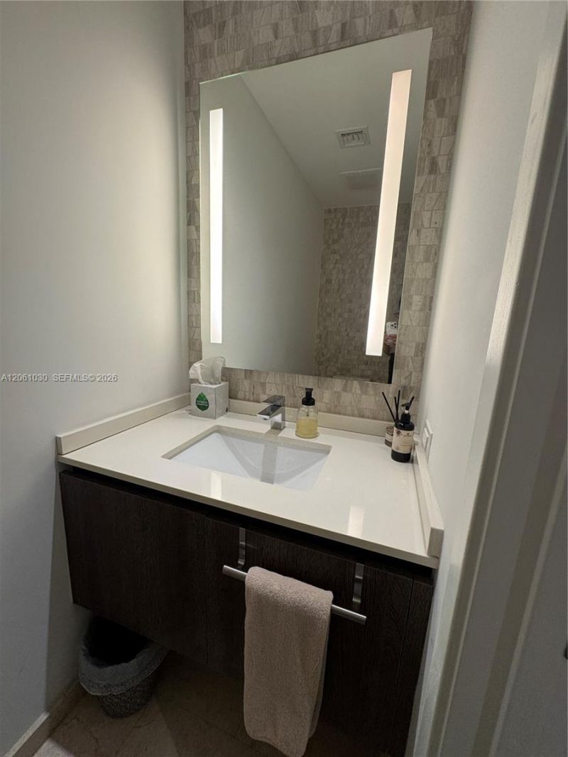 88 SW 7th St , Unit 805, Miami, FL 33130 Photo