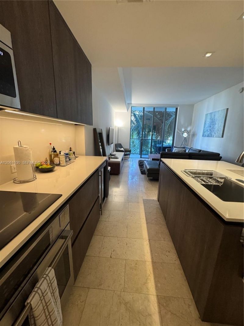88 SW 7th St , Unit 805, Miami, FL 33130 Photo