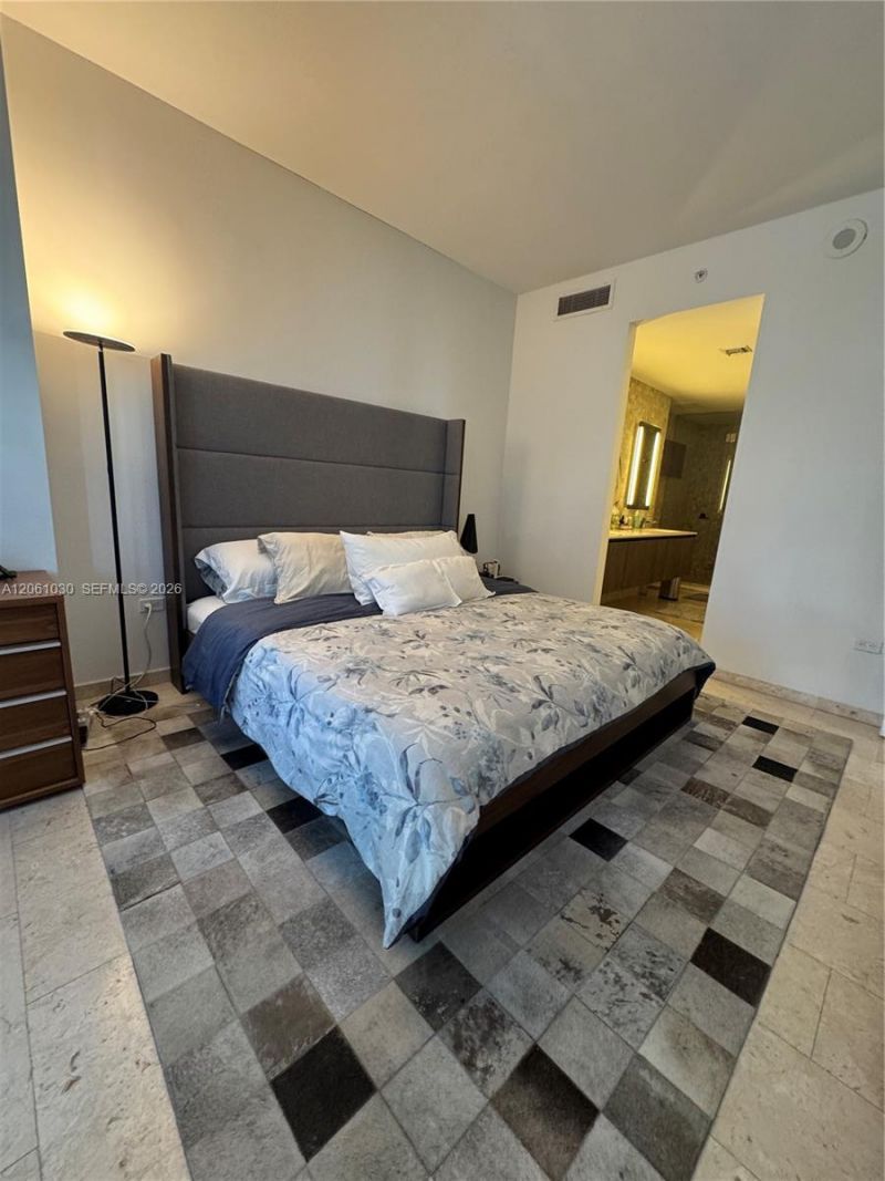 88 SW 7th St , Unit 805, Miami, FL 33130 Photo