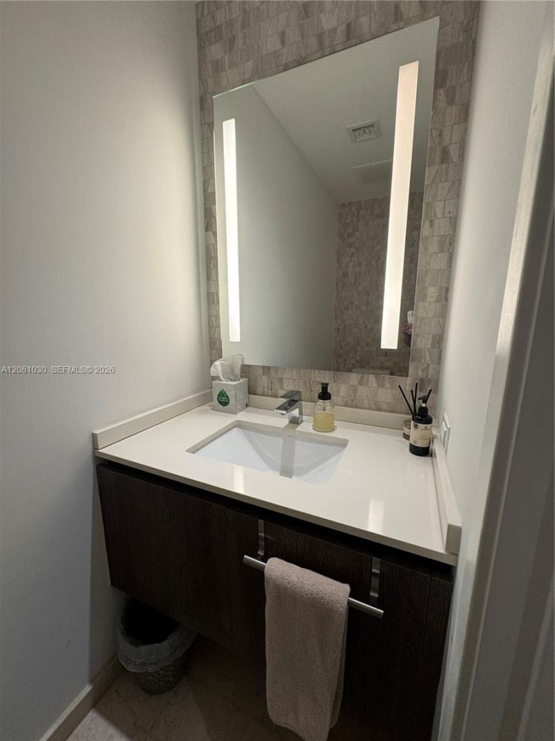 88 SW 7th St , Unit 805, Miami, FL 33130 Photo