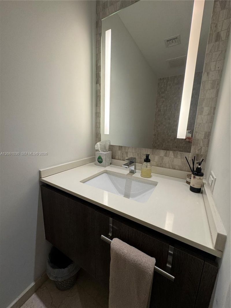 88 SW 7th St , Unit 805, Miami, FL 33130 Photo