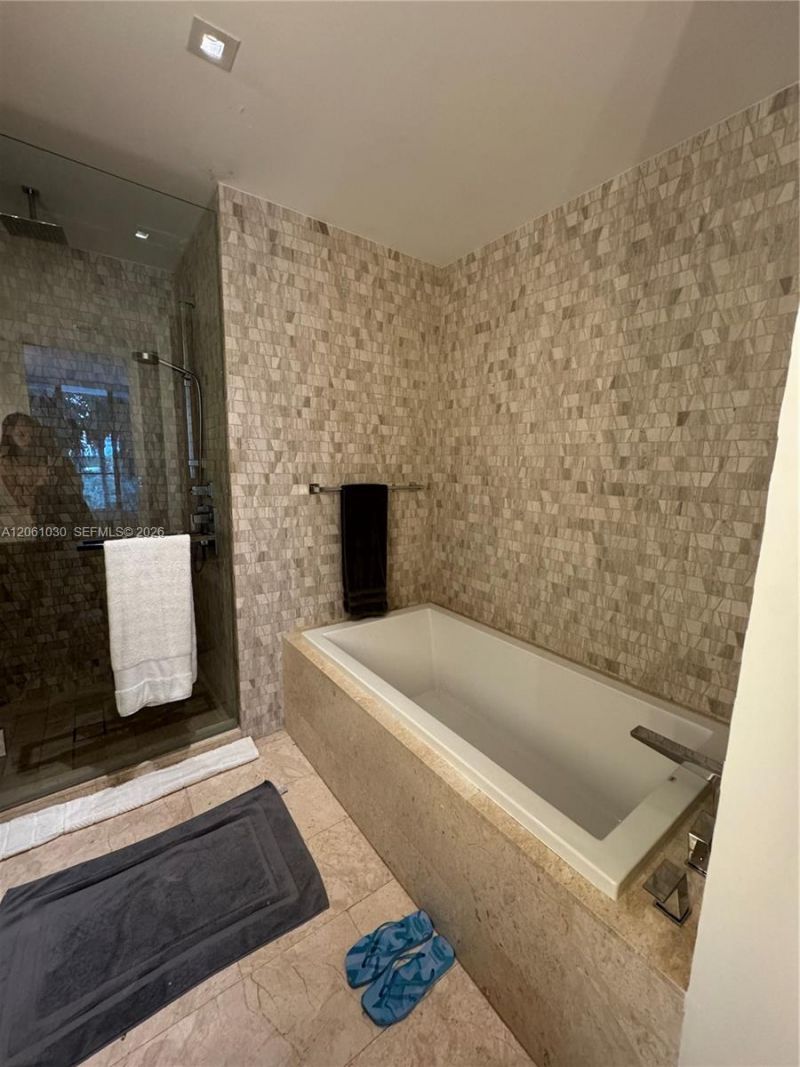 88 SW 7th St , Unit 805, Miami, FL 33130 Photo