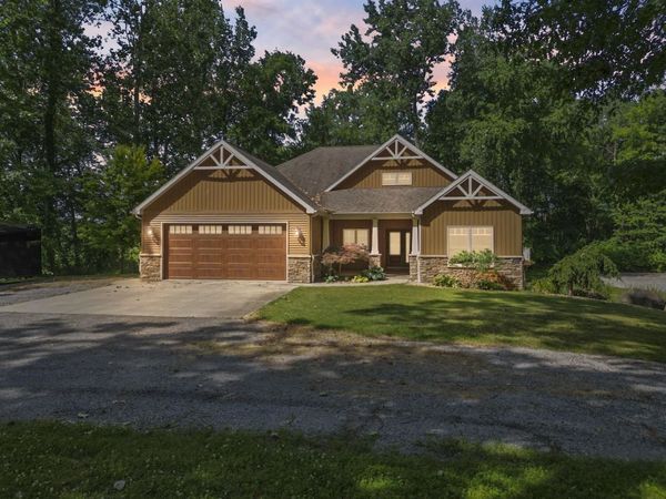 5645 N 450 East Road, Leesburg, IN 46538