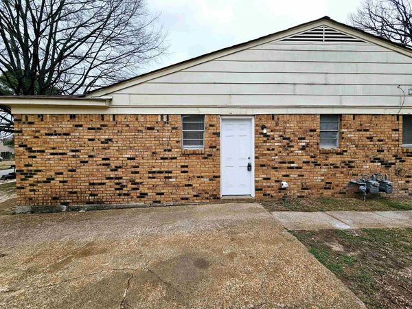 3698-3700 FIRETHORNE DR, Memphis, TN 38115