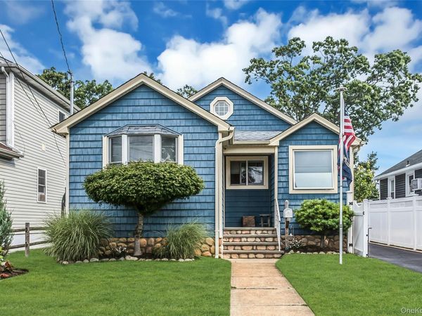 2723 Clarendon Avenue, Bellmore, NY 11710