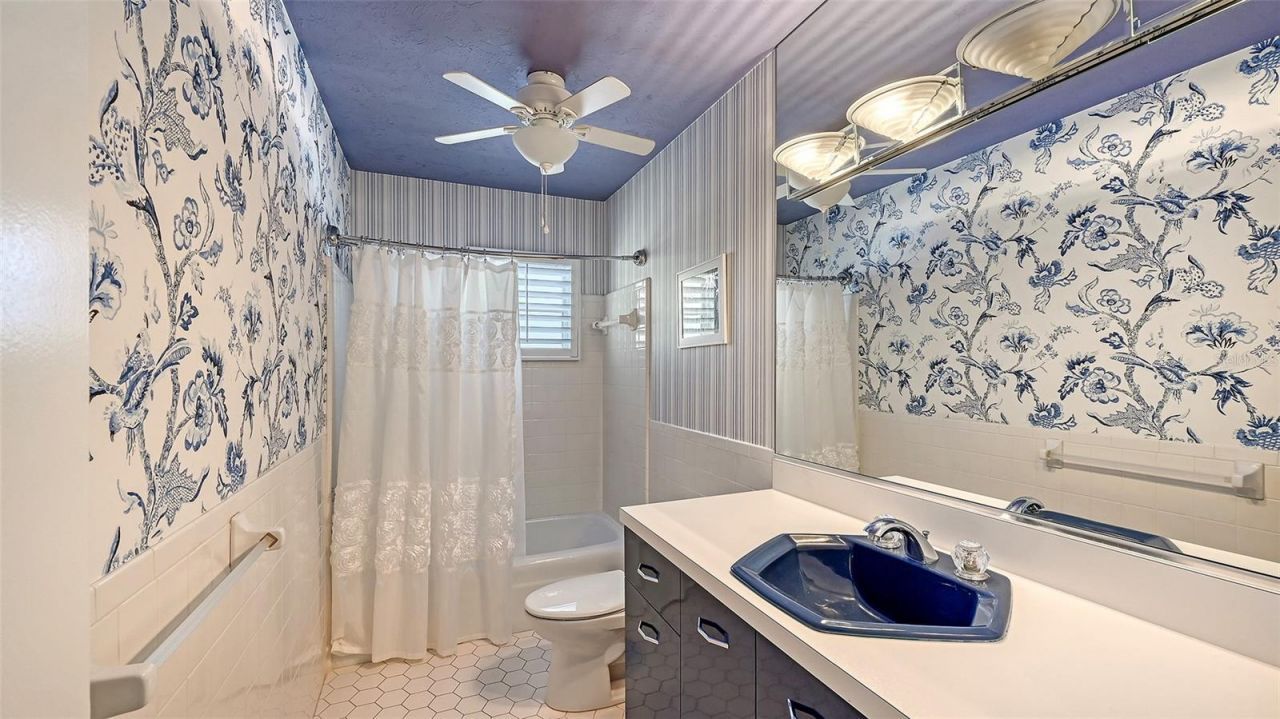 660 Golden Gate Point, Unit 51 & 52, Sarasota, FL 34236 Photo