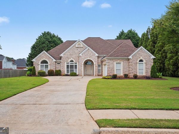 1086 Rowanshyre Circle, Mcdonough, GA 30253