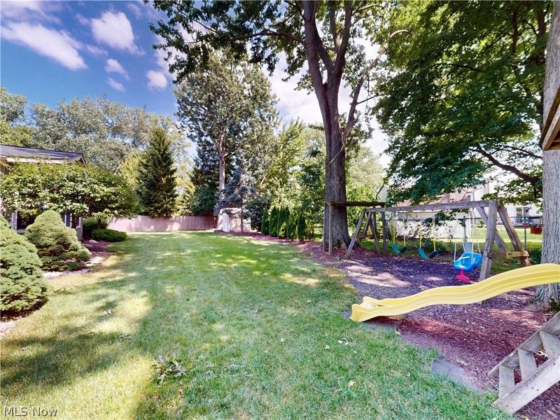 126 Pepperdine Drive , Elyria, OH 44035 Photo 3