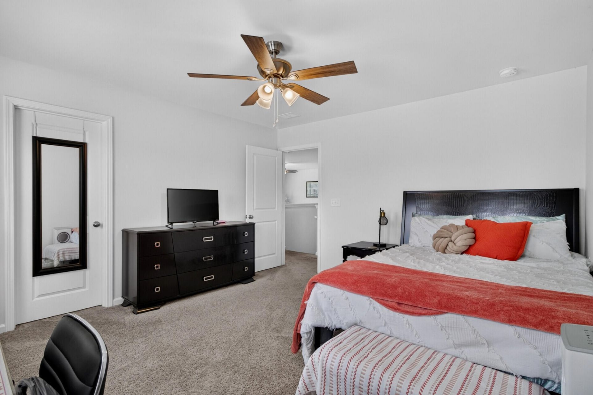 272 Clydesdale Circle Photo 31