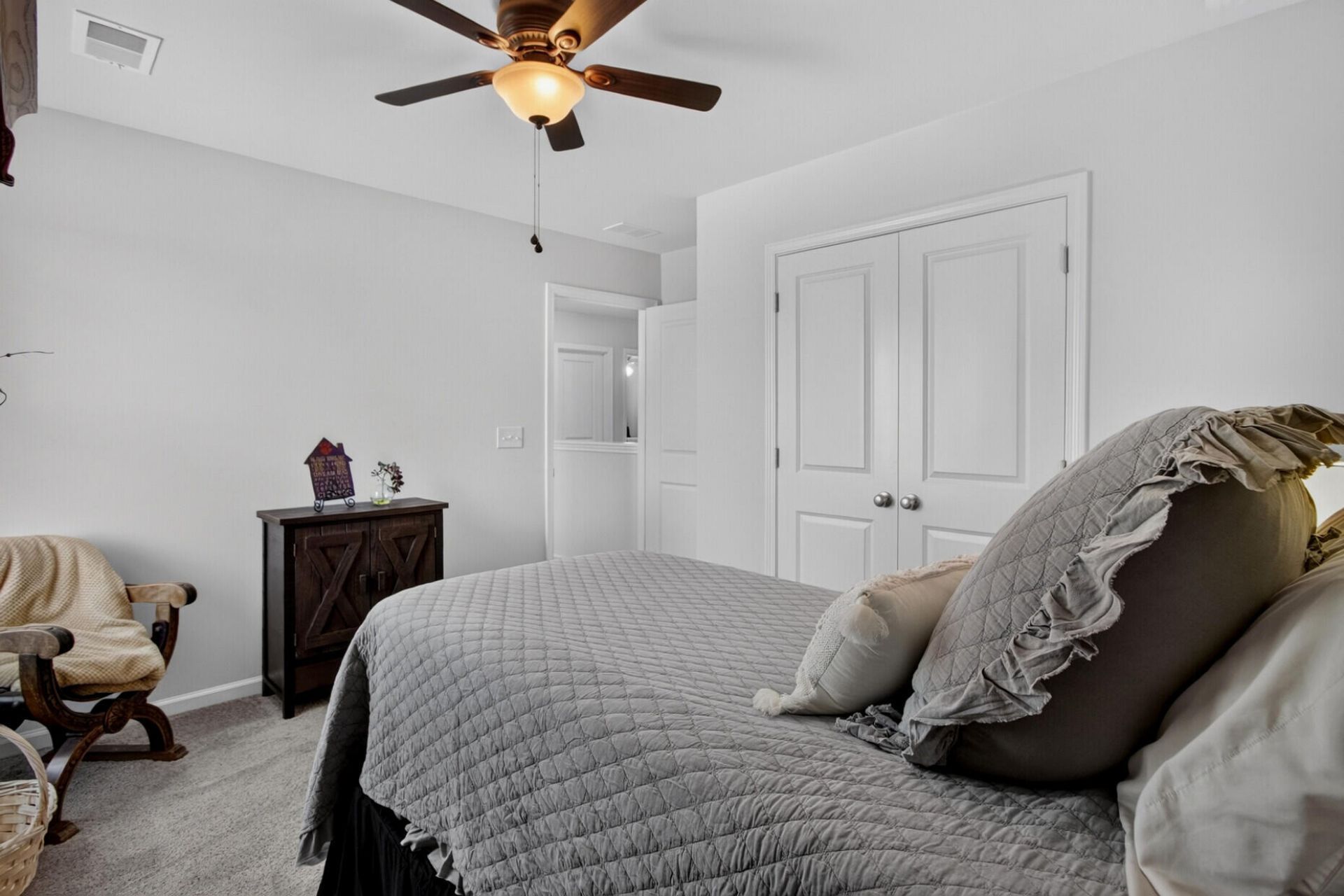 272 Clydesdale Circle Photo 35