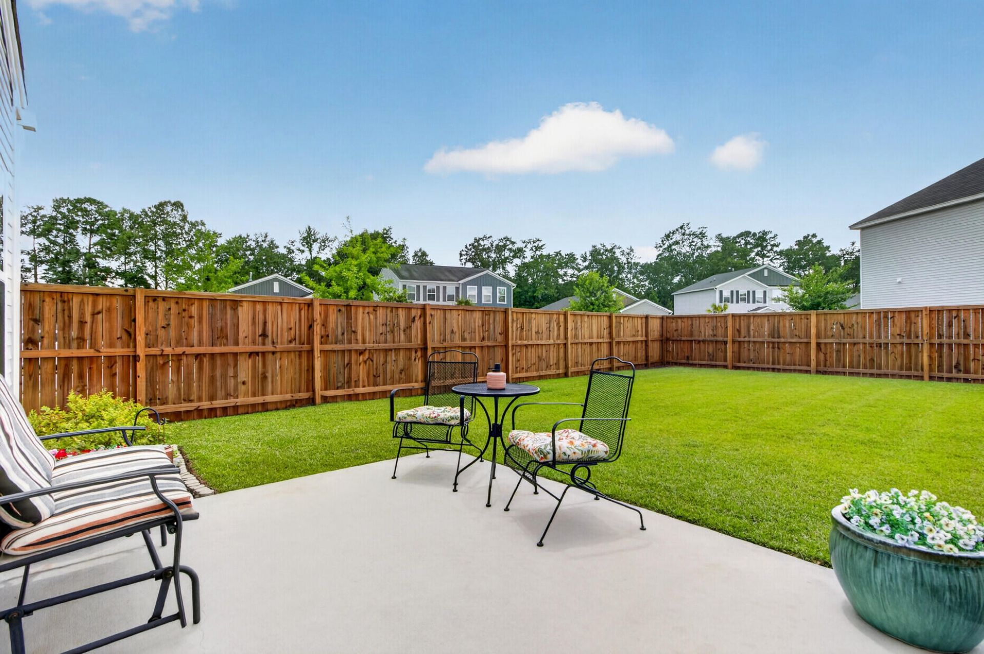 272 Clydesdale Circle Photo 36