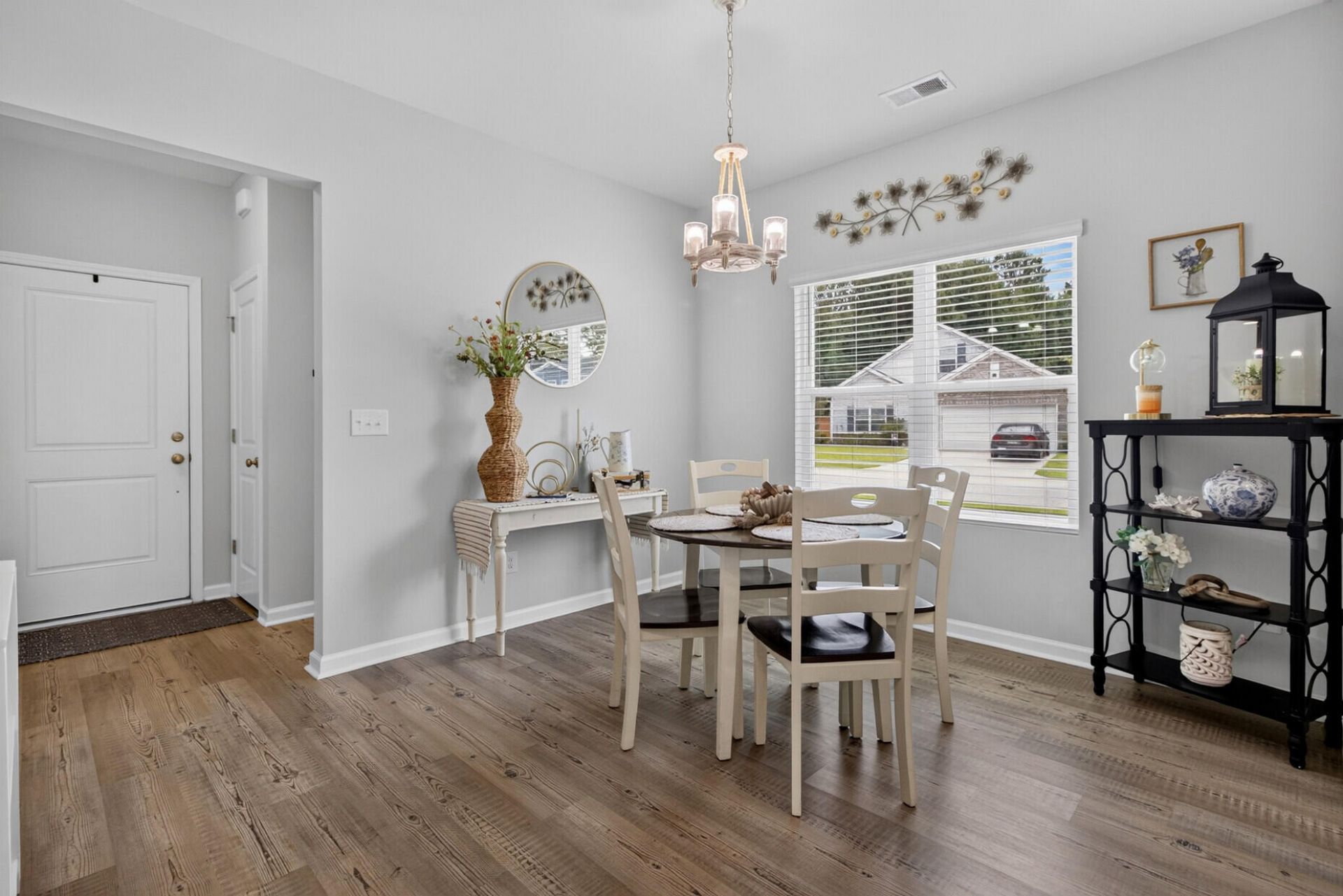 272 Clydesdale Circle Photo 8