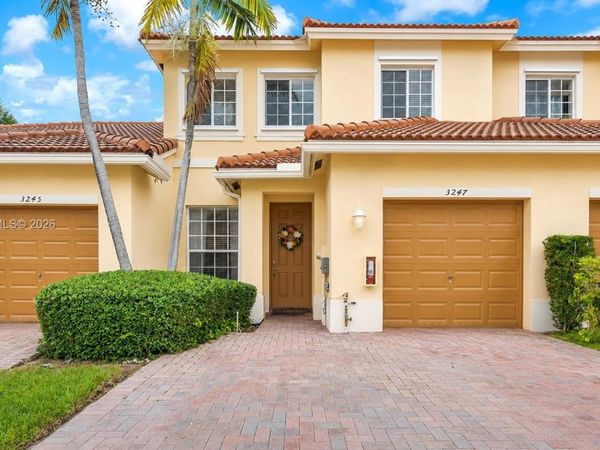3247 NW 31st Ter , Oakland Park, FL 33309