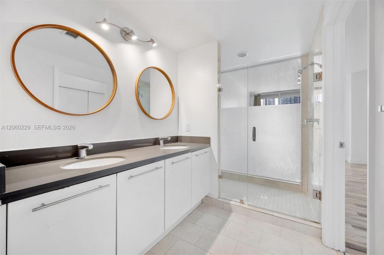 90 SW 3rd St, Unit 2001, Miami, FL 33130 Photo