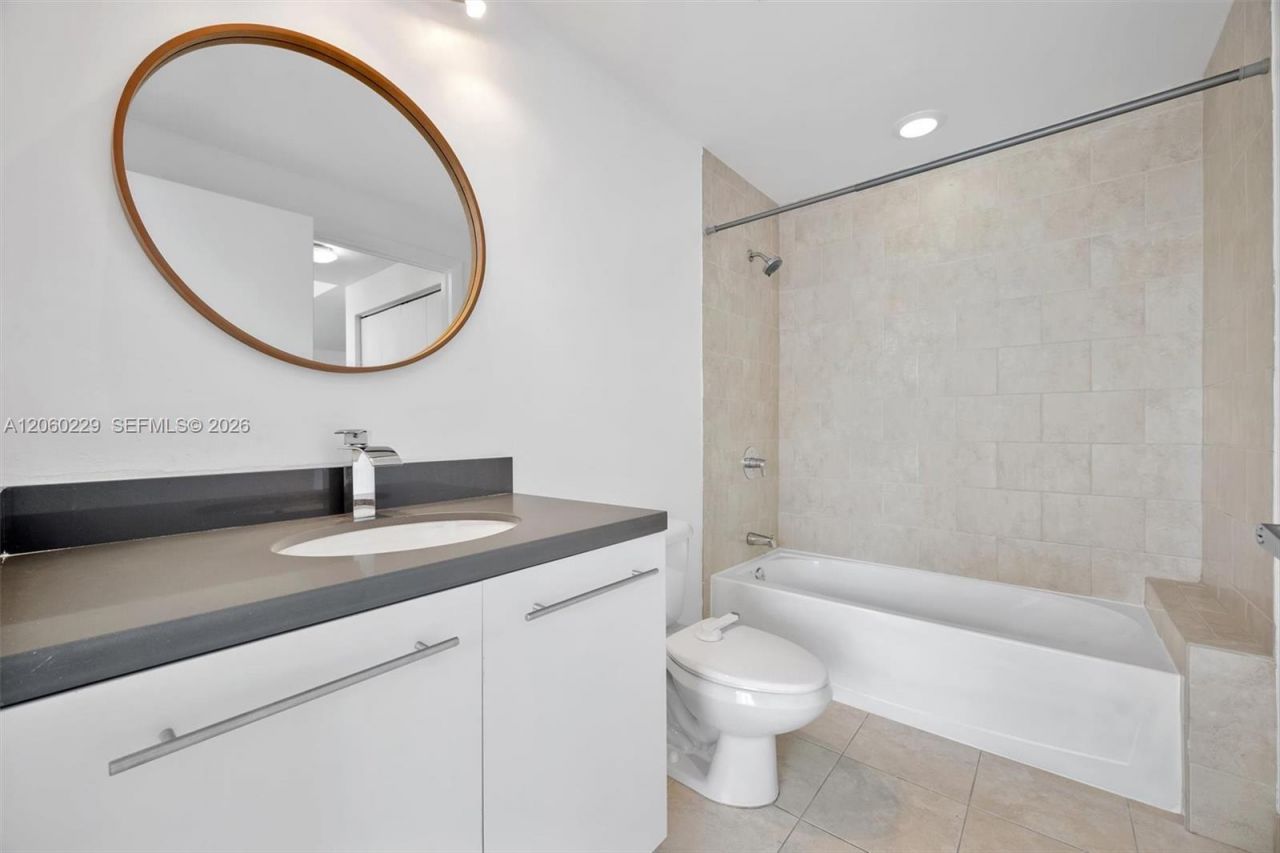90 SW 3rd St, Unit 2001, Miami, FL 33130 Photo
