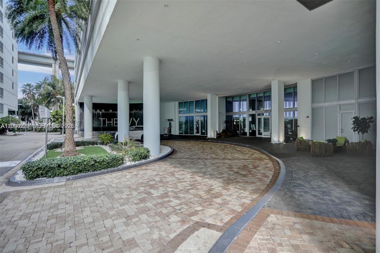 90 SW 3rd St, Unit 2001, Miami, FL 33130 Photo