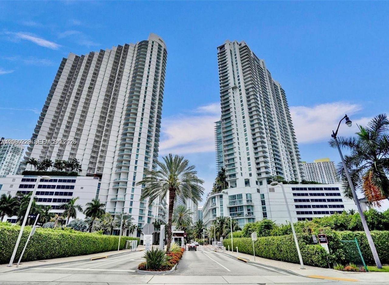 90 SW 3rd St, Unit 2001, Miami, FL 33130 Photo