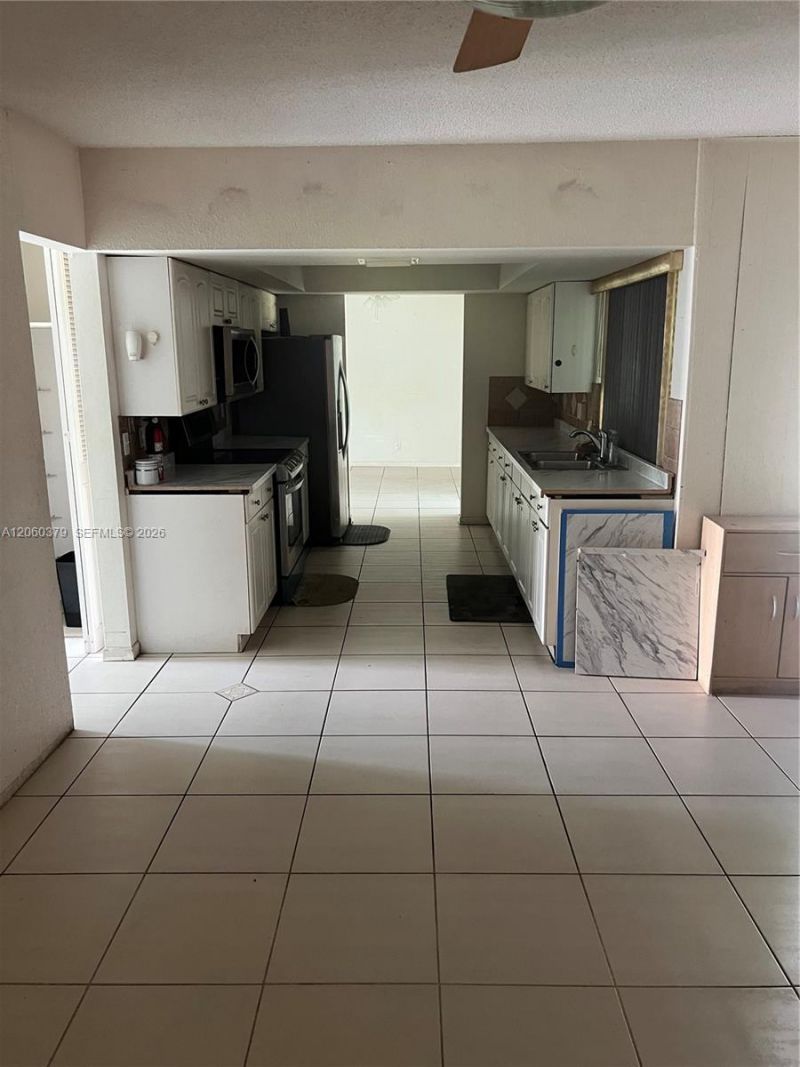 3700 NW 25th St, Lauderdale Lakes, FL 33311 Photo