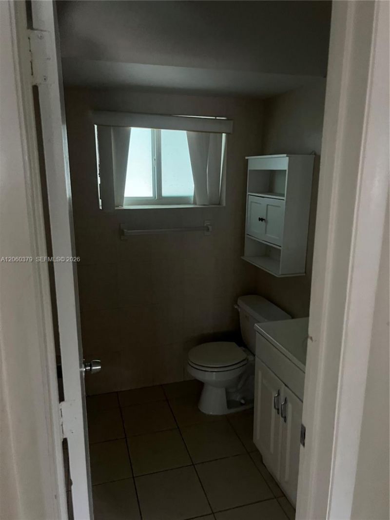 3700 NW 25th St, Lauderdale Lakes, FL 33311 Photo