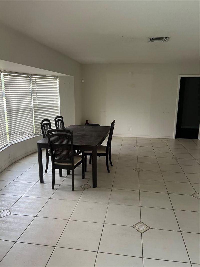 3700 NW 25th St, Lauderdale Lakes, FL 33311 Photo