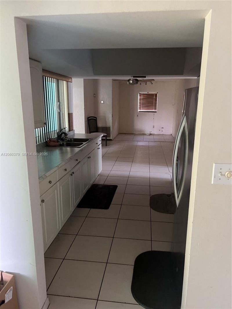 3700 NW 25th St, Lauderdale Lakes, FL 33311 Photo