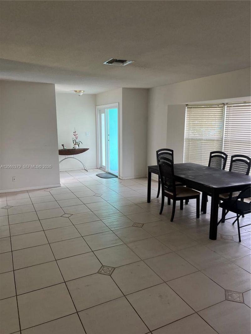 3700 NW 25th St, Lauderdale Lakes, FL 33311 Photo