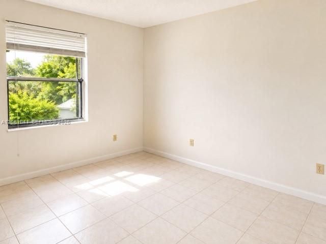 9678 Fontainebleau Blvd , Unit 311, Miami, FL 33172 Photo