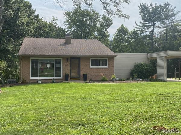23 Country Squire Lane , St Louis, MO 63146