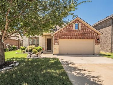 15505 Bluffdale Drive, Fort Worth, TX 76262