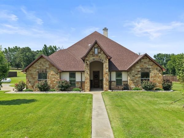 31 County Road 4742 , Mount Pleasant, TX 75455