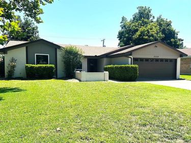 3529 Kelvin Avenue, Fort Worth, TX 76133