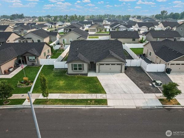 4229 W Cove West Drive, Moses Lake, WA 98837