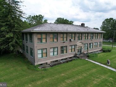 3948 PORTLAND STREET, COPLAY, PA 18037