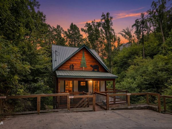 349 Wiley Oakley Drive, Gatlinburg, TN 37738