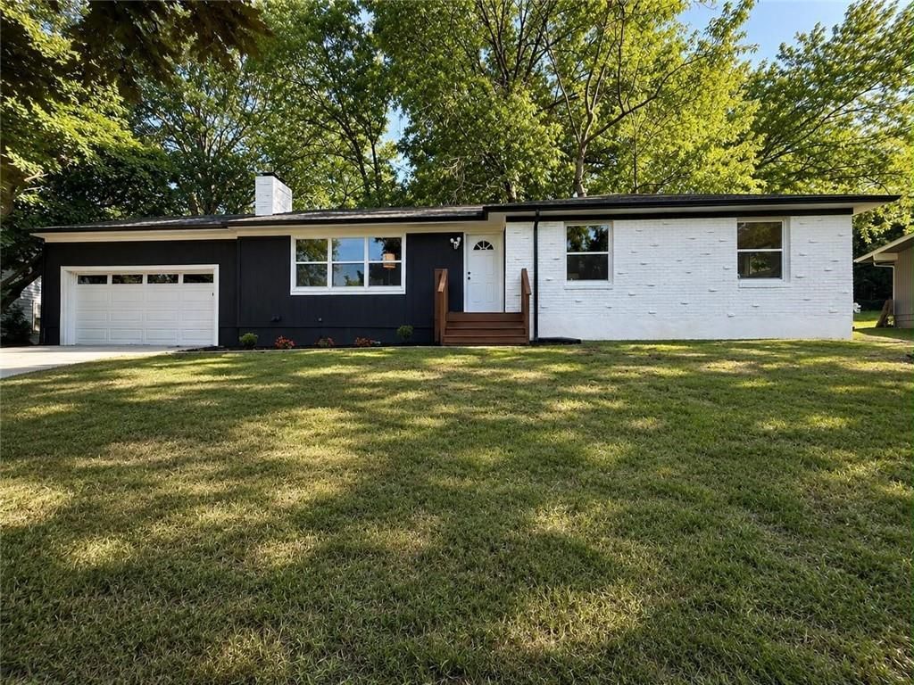 1001 W 93rd Street, Kansas City, MO 64114 Main Photo