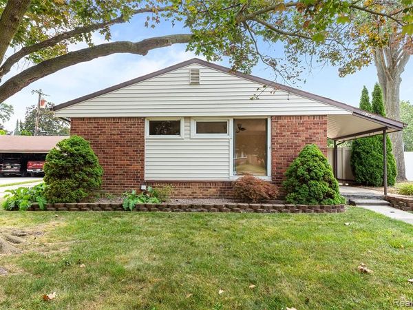 2345 Middlefield Road , Trenton, MI 48183