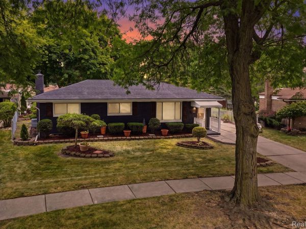 32504 Wareham Drive, Warren, Mi 48092