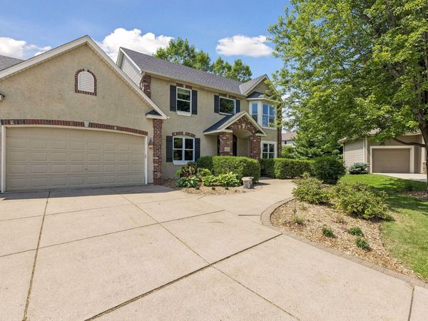 8235 Enclave Cove, Woodbury, MN 55125