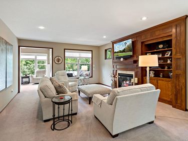 15305 Stonewood Court , Burnsville, MN 55306