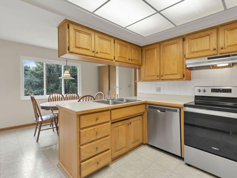 5485 Walshire Drive, Columbus, OH 43232 Photo 17