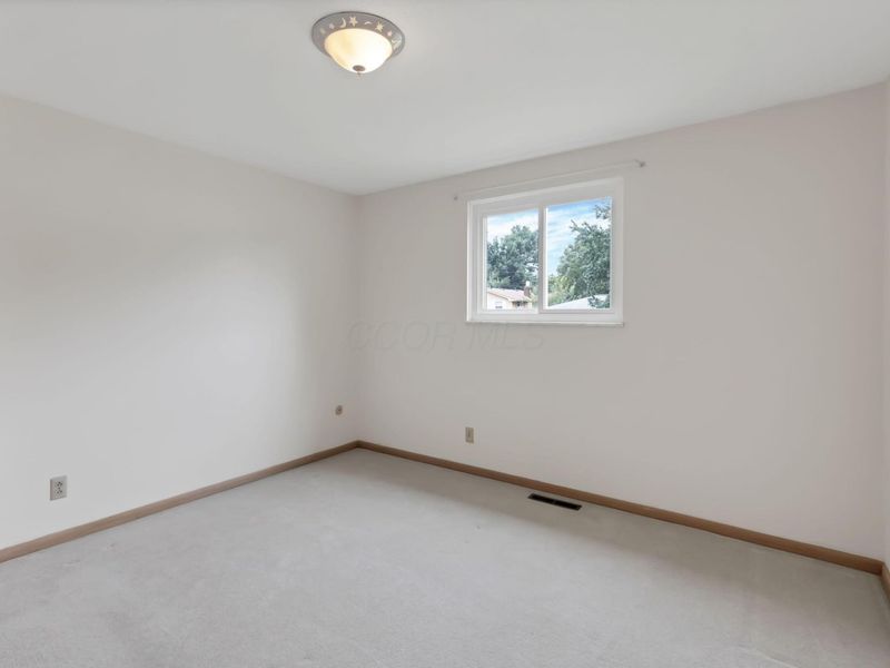 5485 Walshire Drive, Columbus, OH 43232 Photo 22