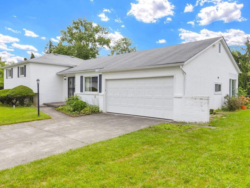 5485 Walshire Drive, Columbus, OH 43232 Photo 3