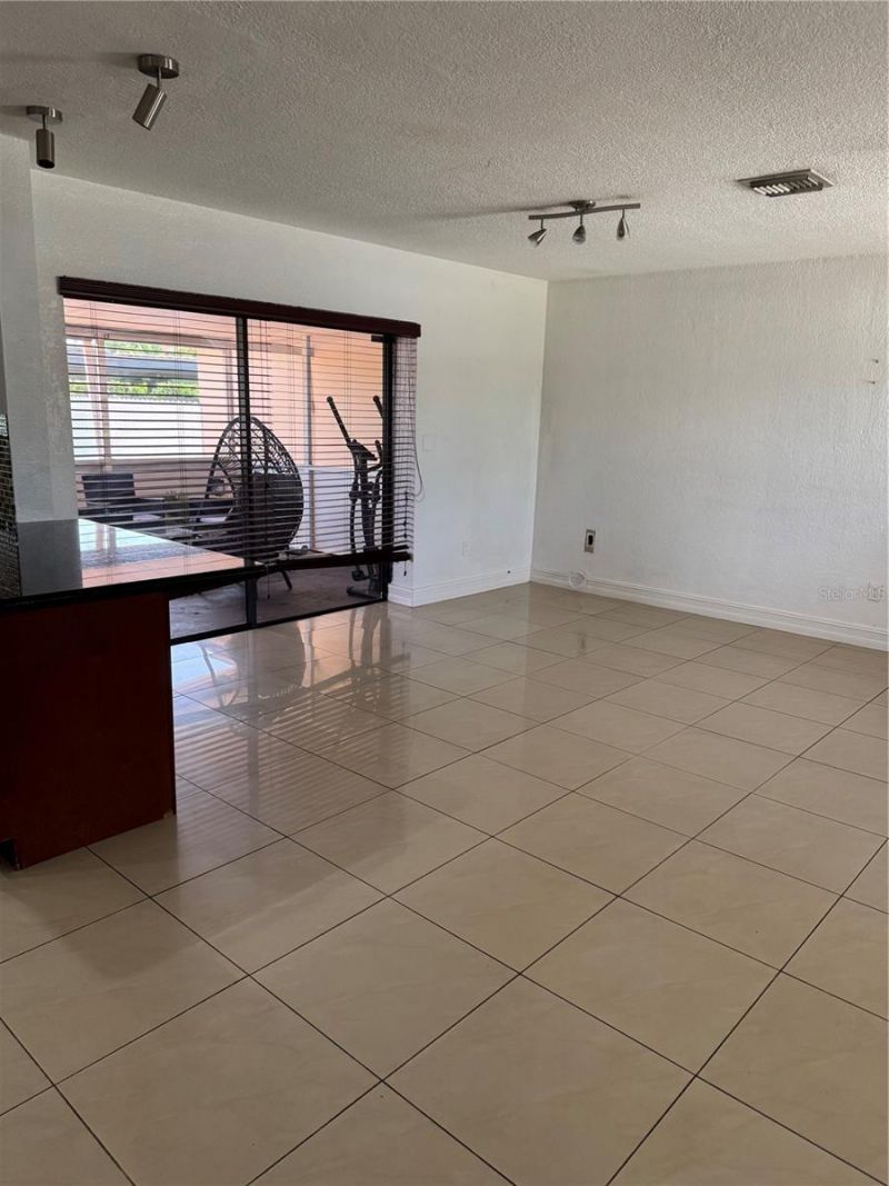 8240 NW 181st Street, Hialeah, FL 33015 Photo