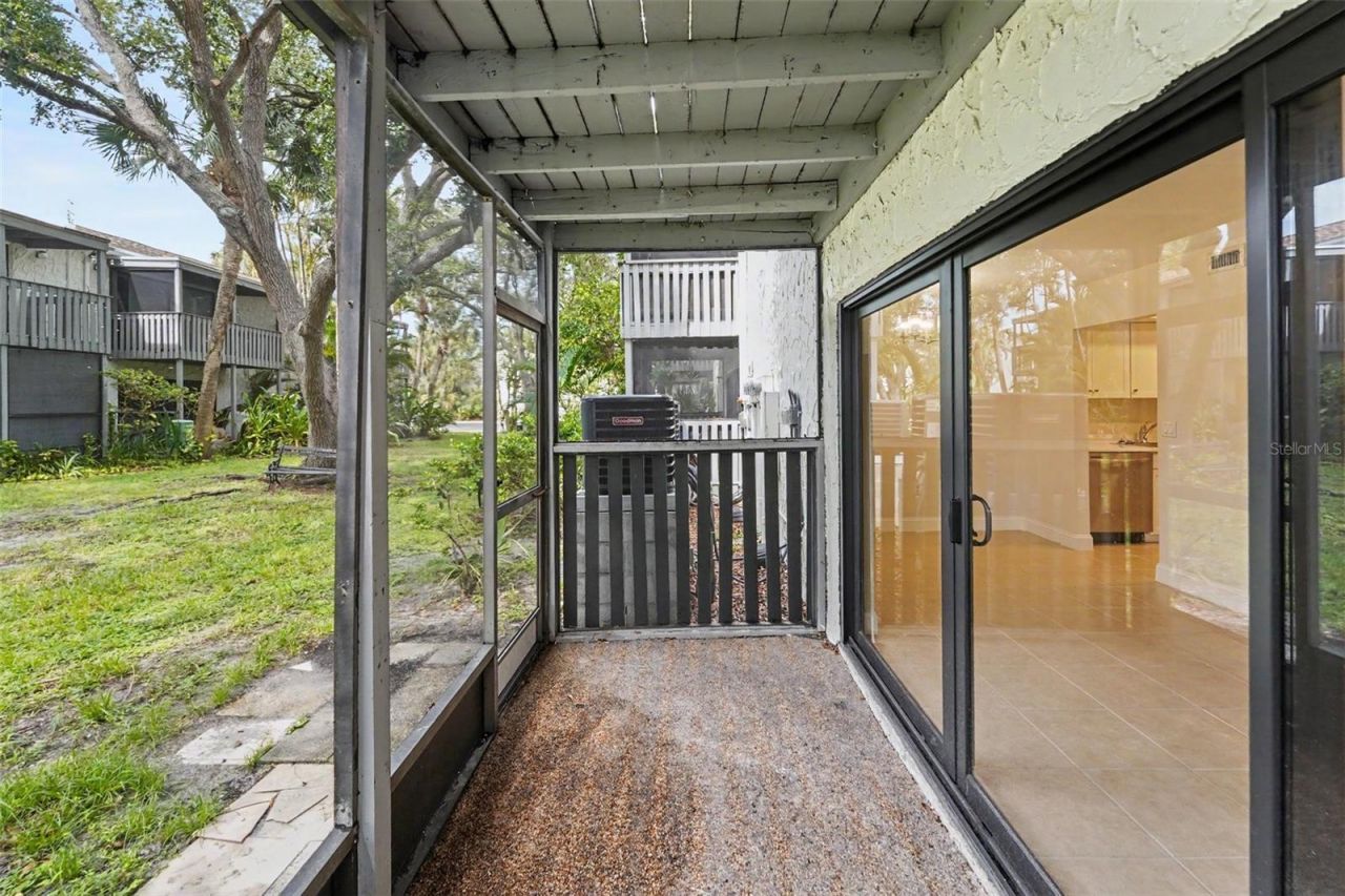 11502 7th Lane N, Unit 1401, Saint Petersburg, FL 33716 Photo